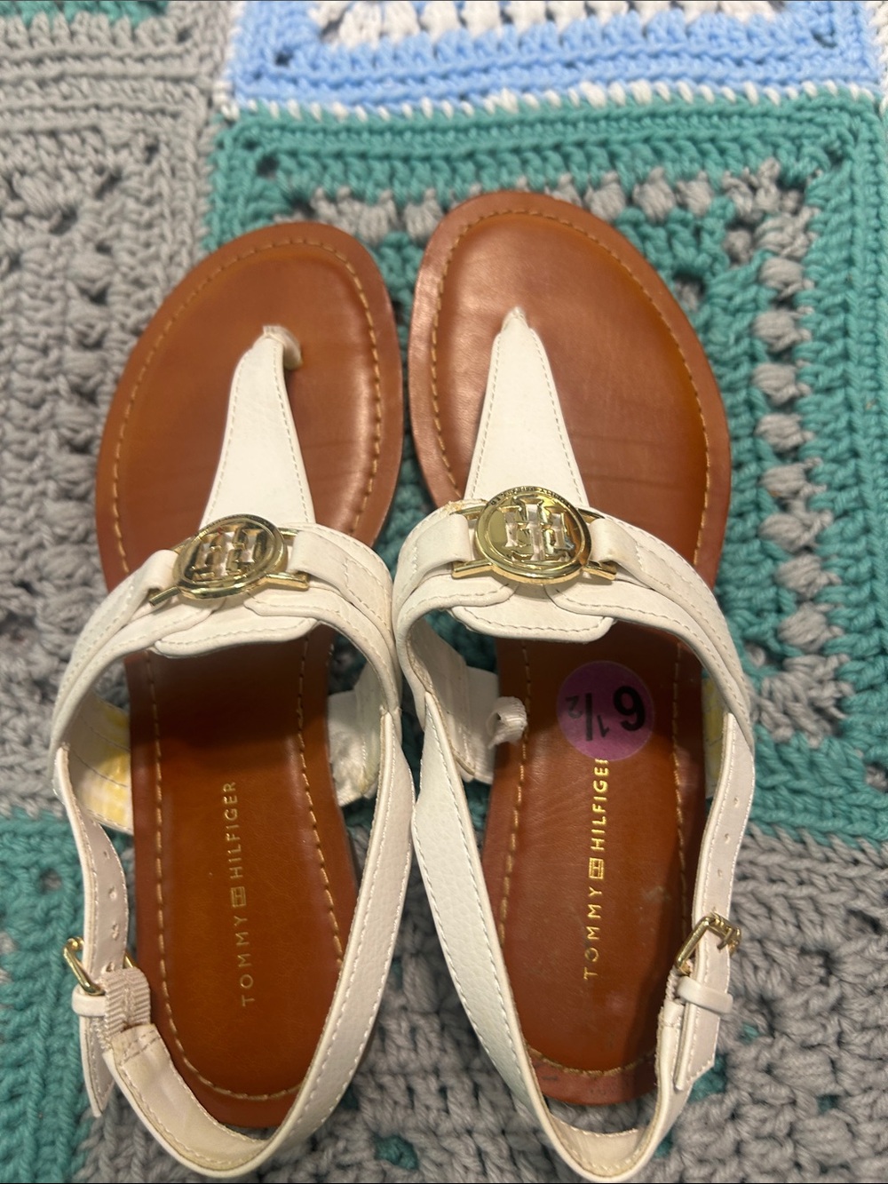 Tommy Hilfiger White Leather Thong Sandals with Gold Emblem